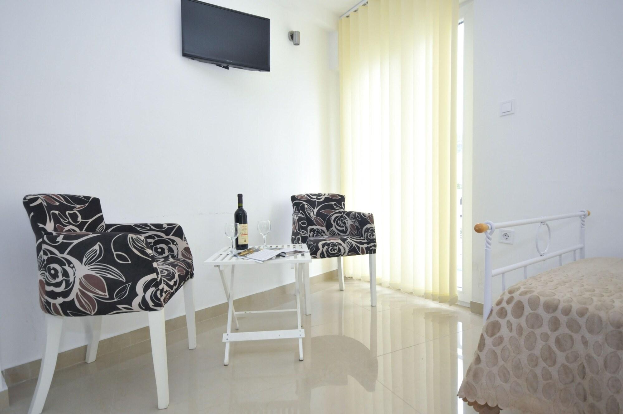 Hotel Oaza 3*