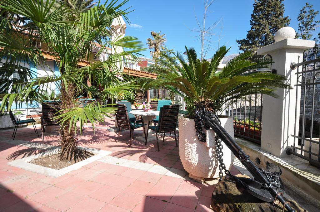 Hotel Oaza 3*